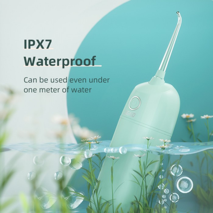 Portable multifunctional mouthwash, suitable for cleaning braces